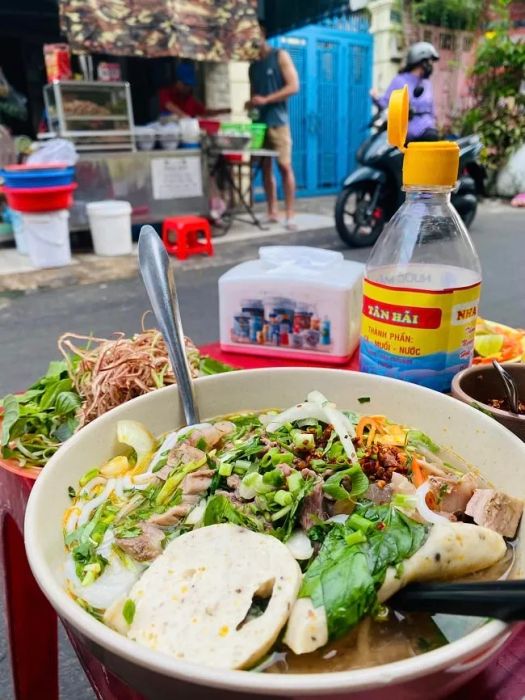 Bún bò Ngọc Hoa - Tinh hoa ẩm thực Huế thuần chất