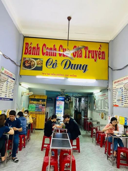 Bánh canh cua gia truyền cô Dung - Đặc sản khó quên của Quận 10