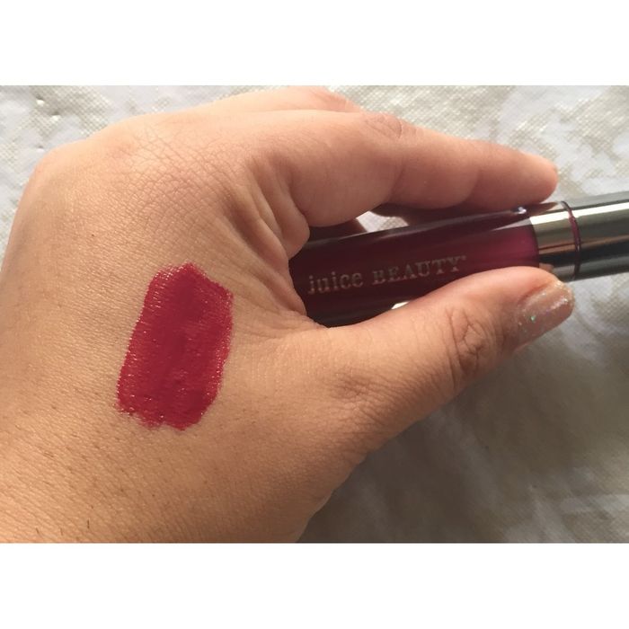 Hình ảnh son Juice Beauty lên màu tươi tắn