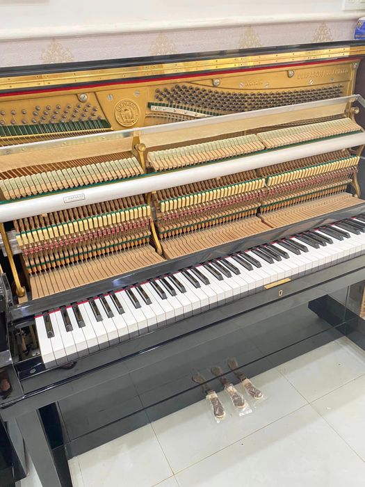 Không gian trưng bày sang trọng tại Quốc Piano
