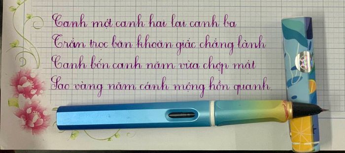 Dạy viết chữ đẹp Cô Hoài Thu ảnh 2