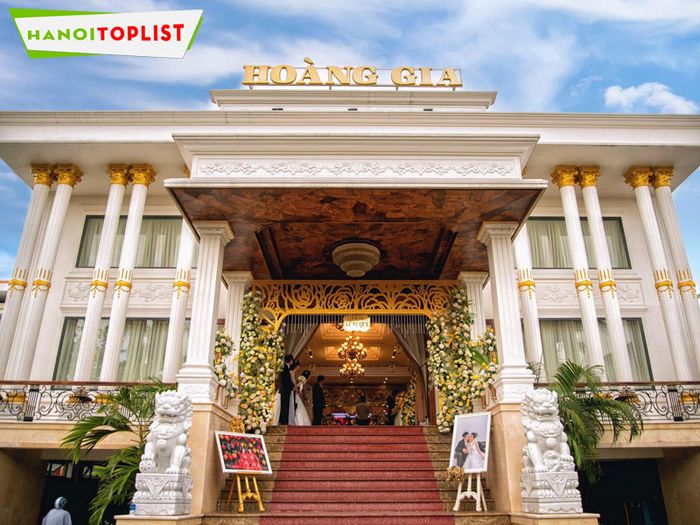 hoang-gia-trung-tam-tiec-cuoi-o-ha-noi-sang-trong-nhat-Tripi