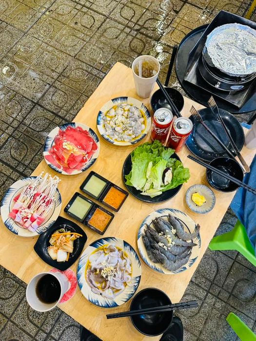 Bữa tiệc lẩu nướng hấp dẫn tại TAKY