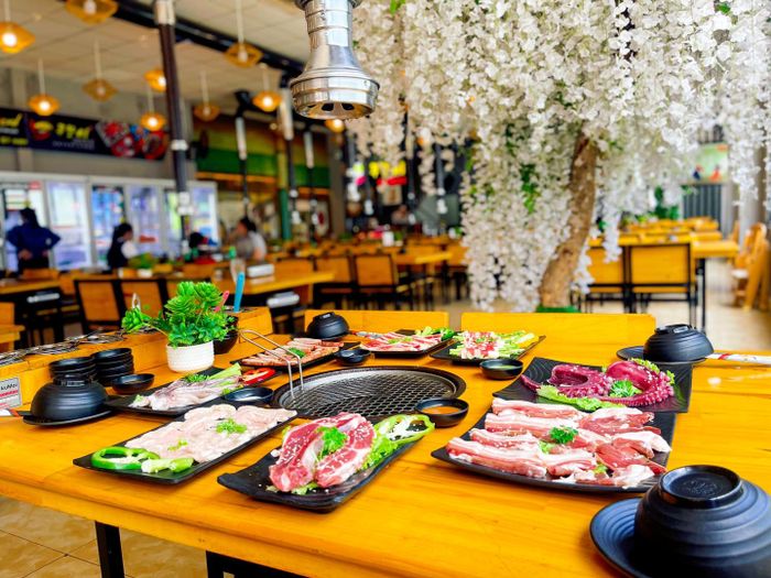 Góc tiệc buffet hấp dẫn tại Kumoi Hotpot & BBQ - Ảnh 3