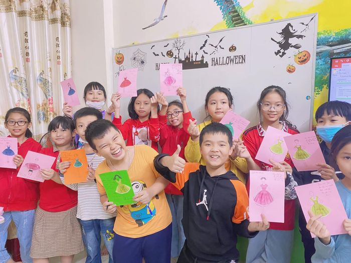 Hình ảnh lớp học tương tác tại Newlife English