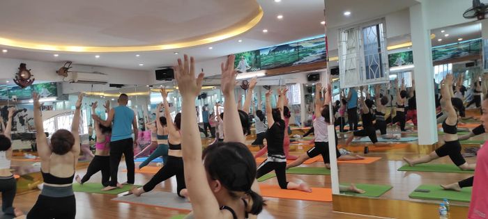 Học viên đang tập luyện cùng huấn luyện viên tại Tâm Đan