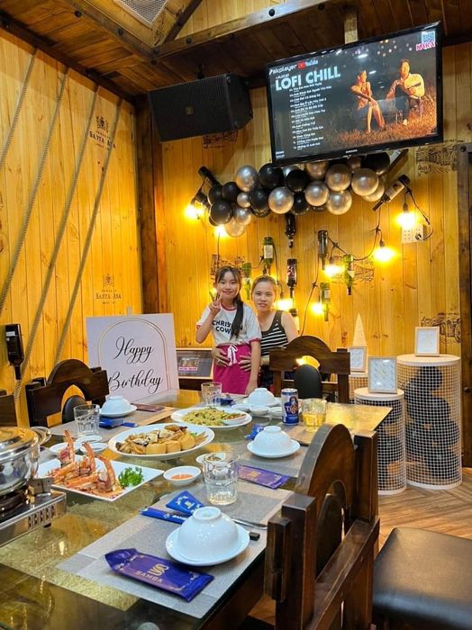 Góc check-in sống ảo cùng không gian decor độc đáo tại NHÀ HÀNG SAMBA