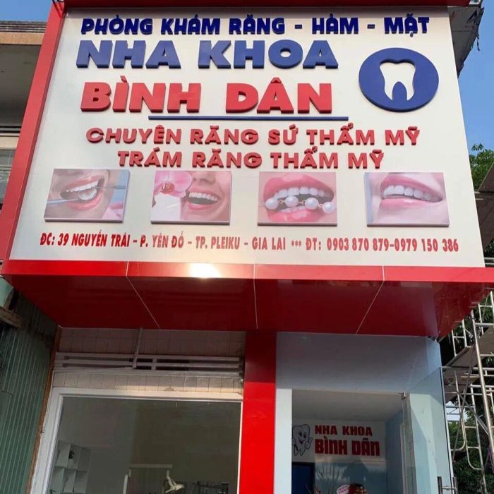 Hình ảnh đội ngũ bác sĩ chuyên nghiệp tại Nha Khoa Bình Dân