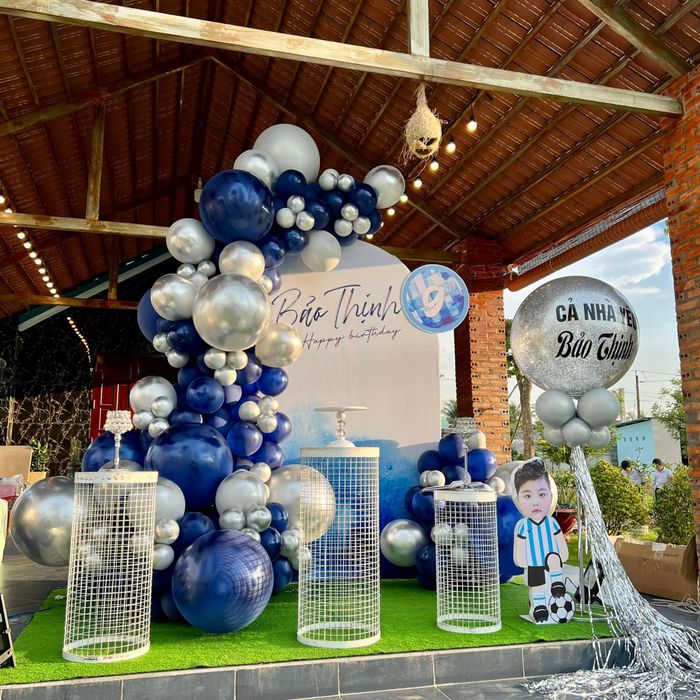 Không gian tinh tế và món ngon đặc sắc tại Cua Cốm Restaurant