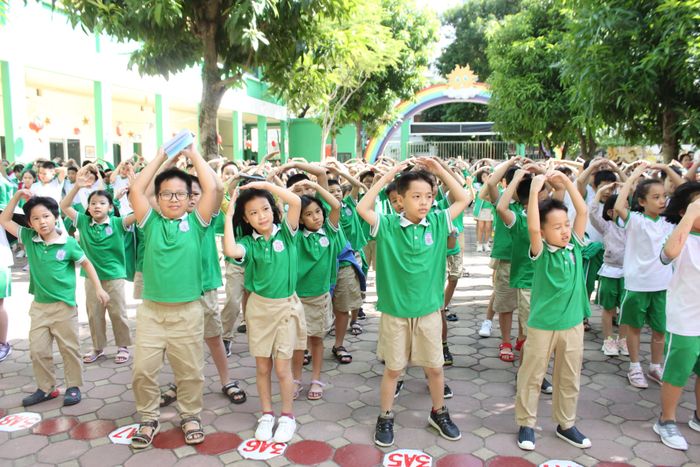 Hoạt động ngoại khóa sôi nổi tại Trường Tiểu học Lômônôxốp