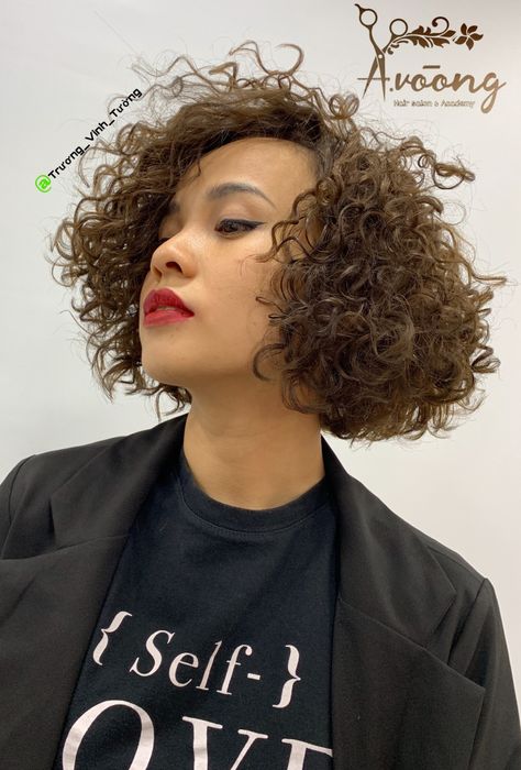 Những kiểu tóc nghệ thuật tại A Vòong Hair Salon & Academy