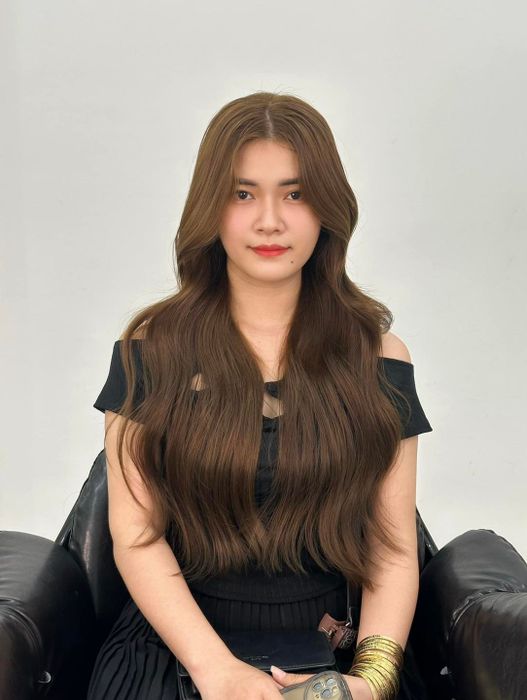 Không gian sang trọng tại A Vòong Hair Salon & Academy
