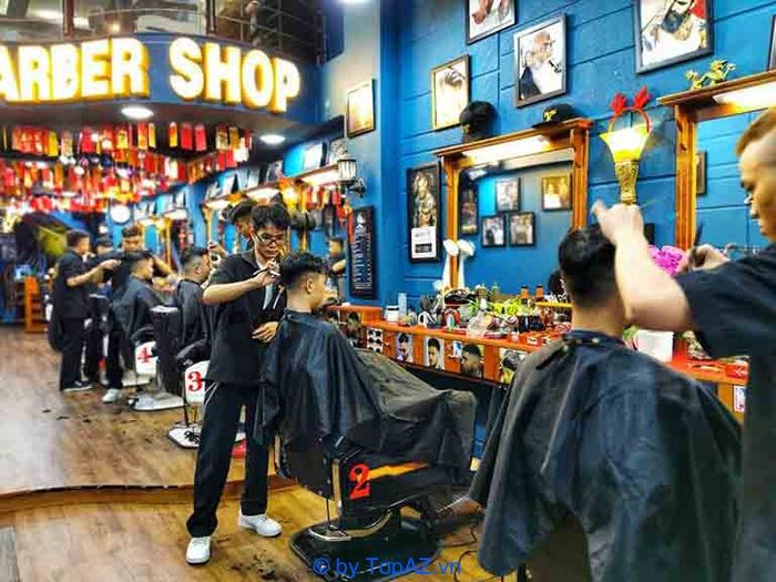 Tìm kiếm địa chỉ cắt tóc nam chuẩn chất tại TP.HCM? BarberShop Vũ Trí chính là điểm đến không thể bỏ qua dành cho phái mạnh.