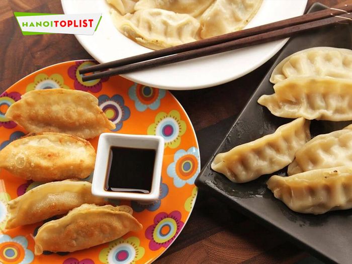 mua-vo-banh-gyoza-o-dau-ha-noi-vincom-Tripi