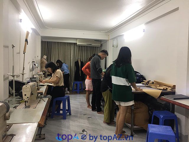 Công ty may đồng phục vest công sở tại Hà Nội, với mức giá phải chăng, luôn đảm bảo chất lượng vượt trội và dịch vụ hoàn hảo.