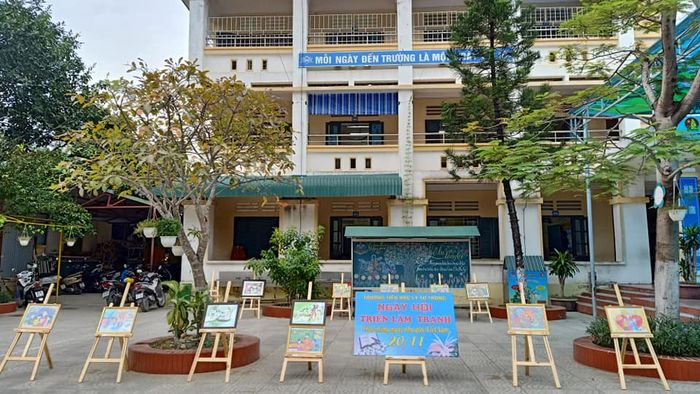 Một góc nhìn về Trường Tiểu học Lý Tự Trọng, nơi mỗi lớp học là một bước đi gần hơn đến tương lai tươi sáng.