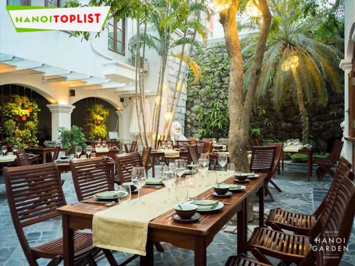 nha-hang-hanoi-garden-nha-hang-to-chuc-hop-lop-tai-ha-noi-Tripi