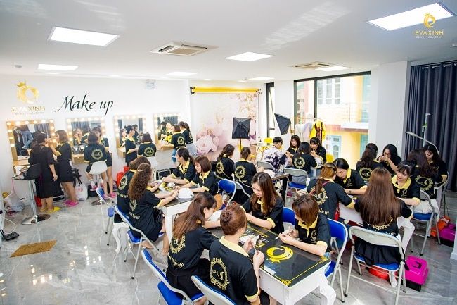Khóa học Nail tại Eva Xinh