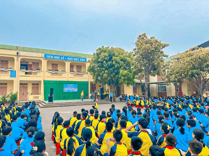 Toàn cảnh khuôn viên xanh - sạch - đẹp của THCS Nguyễn Trường Tộ
