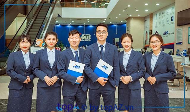 Cava là công ty chuyên cung cấp dịch vụ may đồng phục, nổi bật với chất lượng và sự uy tín trong việc tạo ra những bộ trang phục hoàn hảo cho công sở.
