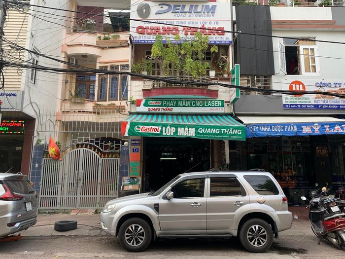 Không gian hiện đại tại Lốp Mâm Ô Tô Quang Thắng