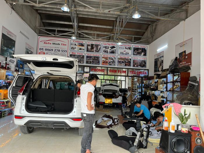 Không gian trưng bày hiện đại tại Auto 24h Minh Tân