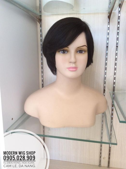 Không gian trưng bày tóc giả cao cấp tại Modern Wig Shop