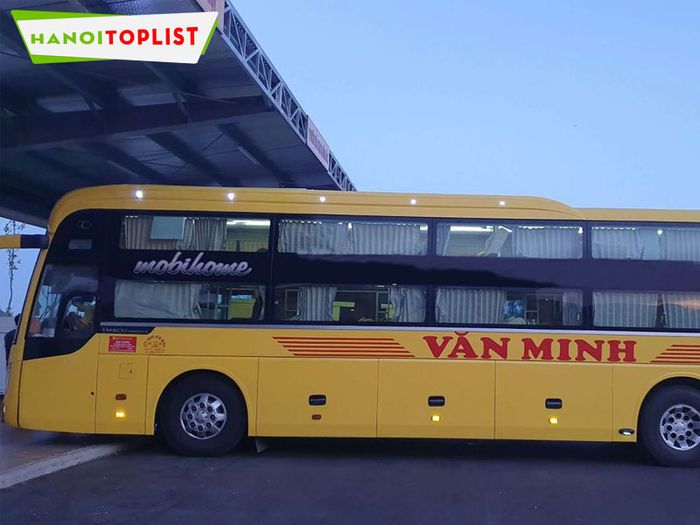 van-minh-xe-limousine-vip-25-cho-giuong-nam-Tripi