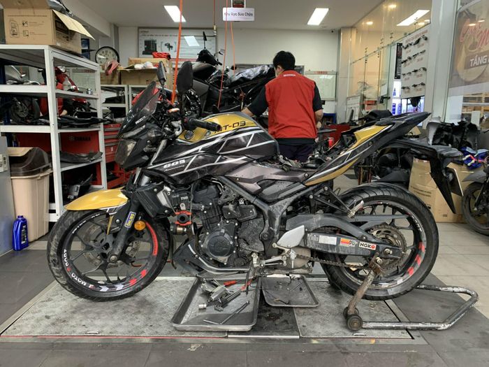 Hình ảnh ấn tượng về Yamaha Town trên đường Lê Văn Lương