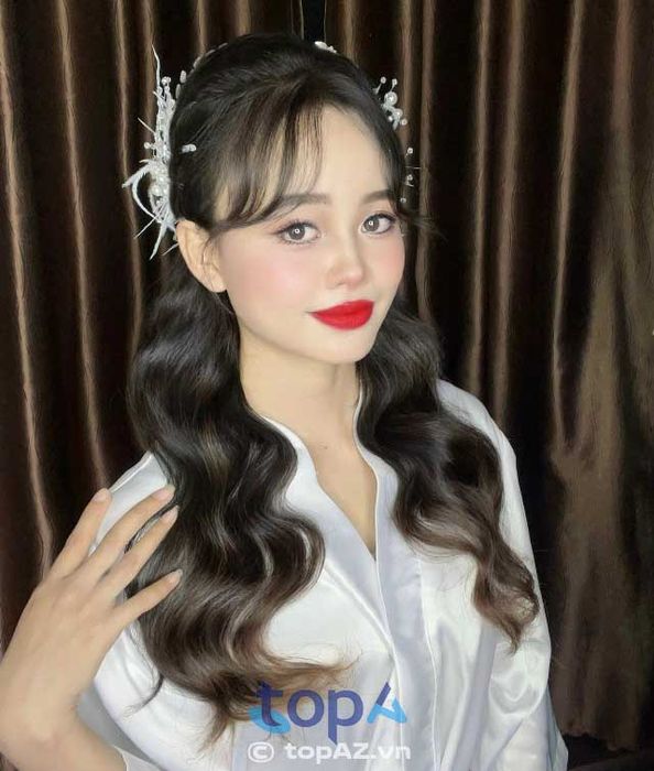 Một trong những tiệm trang điểm cô dâu đẹp nhất tại Giá Rai, được nhiều cô dâu yêu thích và tin tưởng