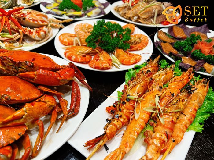 Bộ sưu tập hải sản tươi sống được chế biến tinh tế
