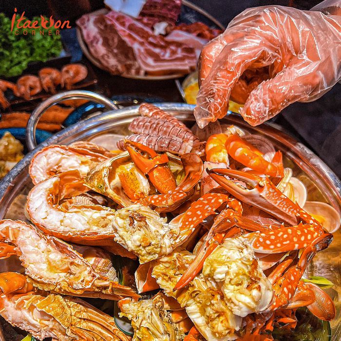 Bộ sưu tập hải sản tươi sống chuẩn vị Hàn tại Itaewon Corner