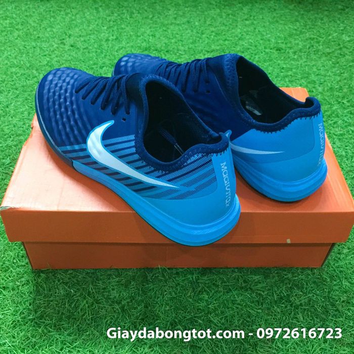 Ảnh minh họa GIÀY ĐÁ BÓNG TỐT số 1