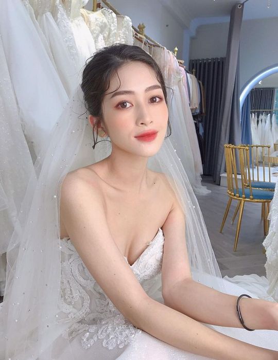 Bộ ảnh cô dâu lộng lẫy tại Loca Studio