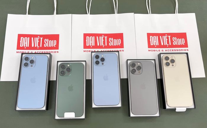 Không gian trưng bày iPhone Đại Việt Store