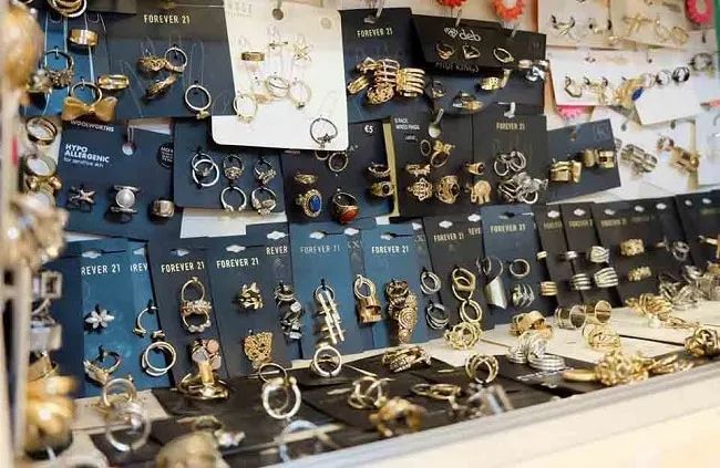 Những cửa hàng phụ kiện nữ đẹp nổi bật tại TPHCM