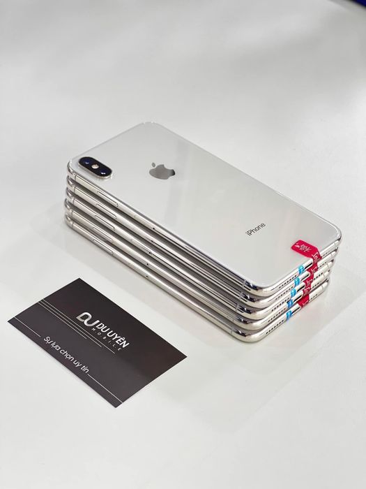 Du Uyên Mobile ảnh 1 - Không gian trưng bày sang trọng với đa dạng mẫu iPhone
