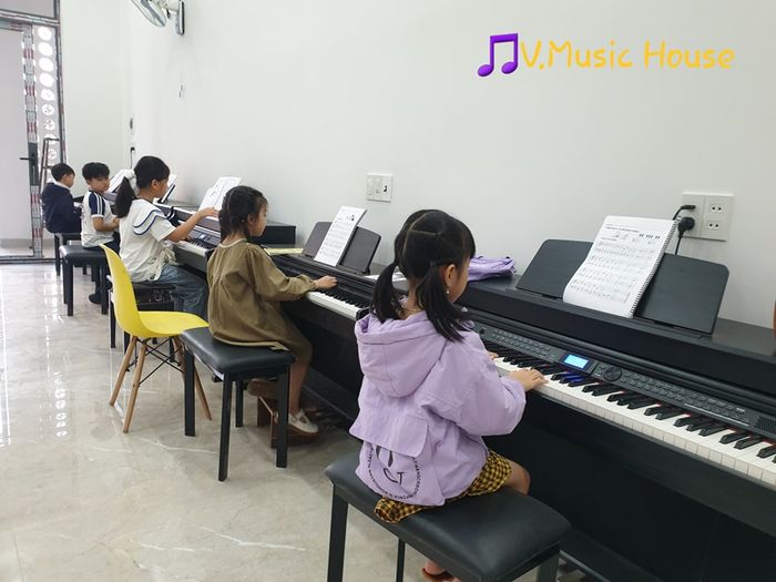 V.Music House - Hình ảnh 1