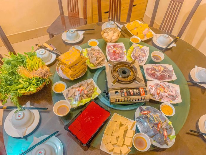 Không gian ấm áp và món ngon tại Lan Đông