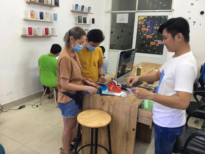 Không gian làm việc chuyên nghiệp tại Phát Lộc Mobile
