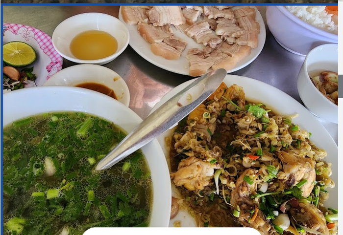 Cơm Gà Tín Thu - Ảnh 2: Hương vị gà truyền thống được lưu giữ trọn vẹn