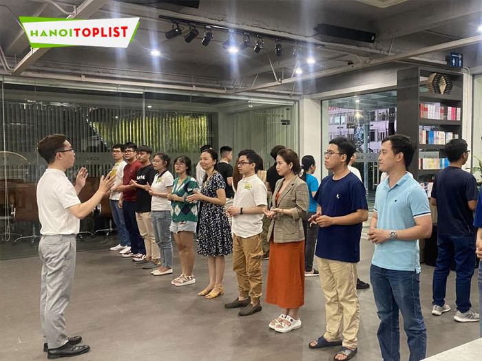 khoa-hoc-luyen-giong-voice-academy-mytour