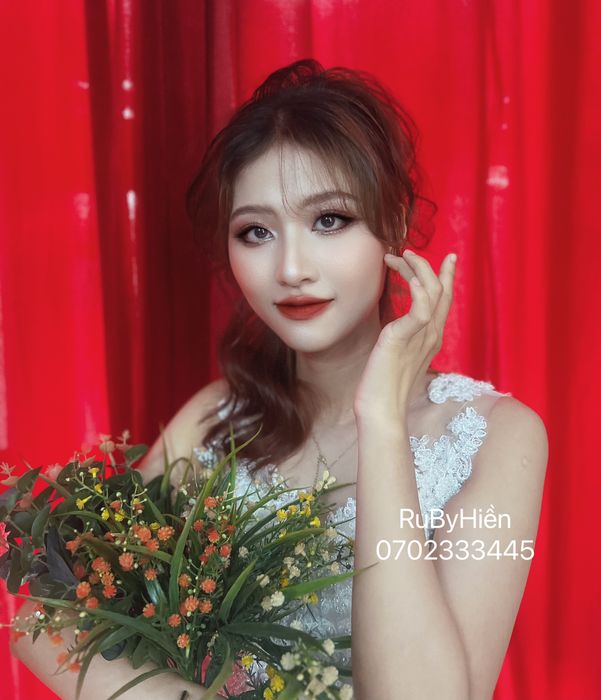 Những khoảnh khắc rạng ngời của cô dâu tại RuByHiền Makeup