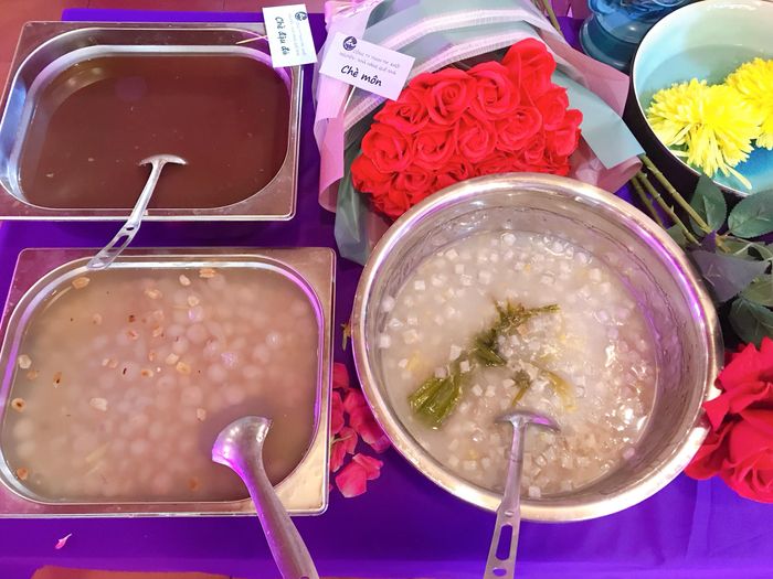 Không gian ấm cúng tại Nhà hàng Quê Nhà Quảng Bình