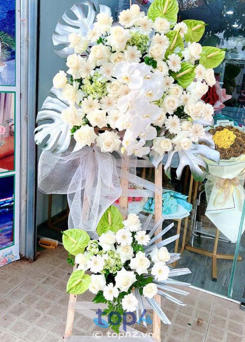 Phượng Vũ - Nghệ thuật hoa viếng đầy tâm huyết