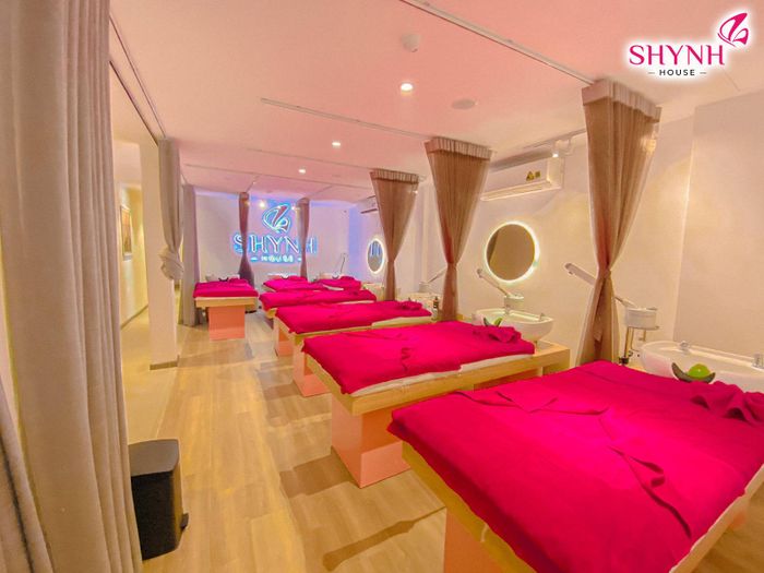 Không gian sang trọng và hiện đại tại Shynh House Lê Văn Sỹ