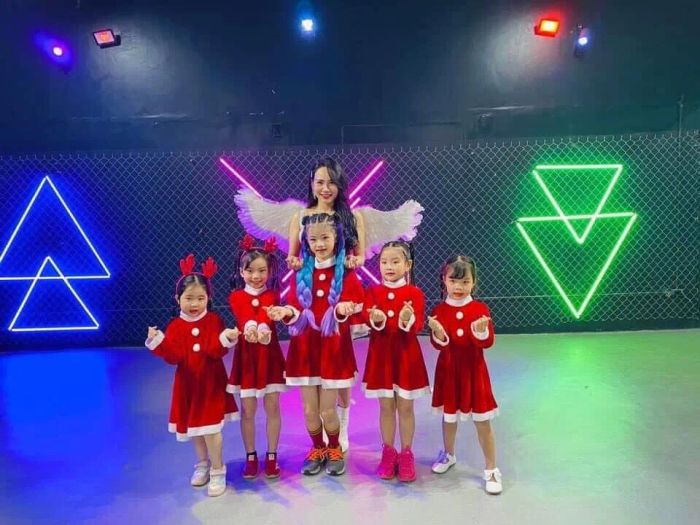 Trang Phục Biểu Diễn Đặng Thu Hà - Hình ảnh 2