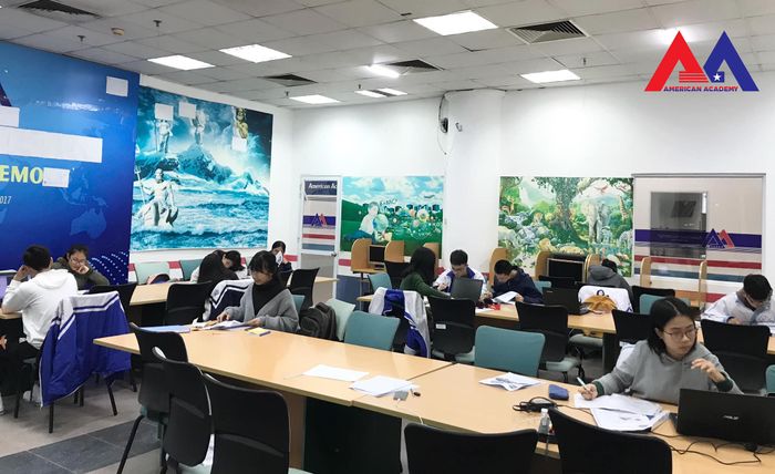 Giờ học tương tác sôi nổi cùng giáo viên tại AMA