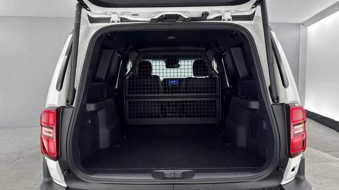 Land Cruiser 8.JPG