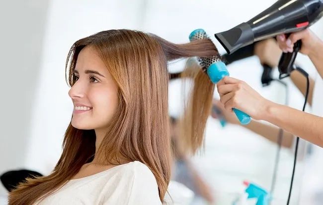 Cali Spa là một trong những trung tâm dạy nghề cắt tóc chuyên nghiệp hàng đầu tại TP.HCM, nằm trong Top 11 trung tâm uy tín.